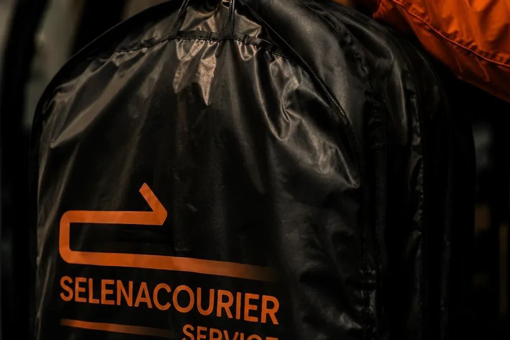 White glove courier coordinating premium luxury deliveries across Central London