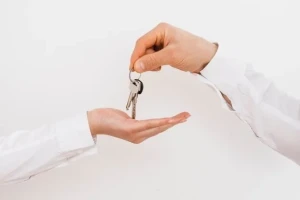 Using sturdy packing materials for safe transport with Selena Courier's removal services