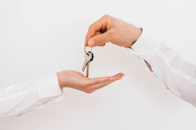 Using sturdy packing materials for safe transport with Selena Courier's removal services