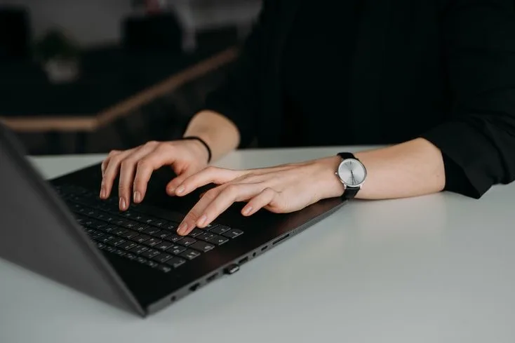 Discover the hidden costs of next-day delivery in London and why businesses are switching to same-day couriers for faster, more reliable service.