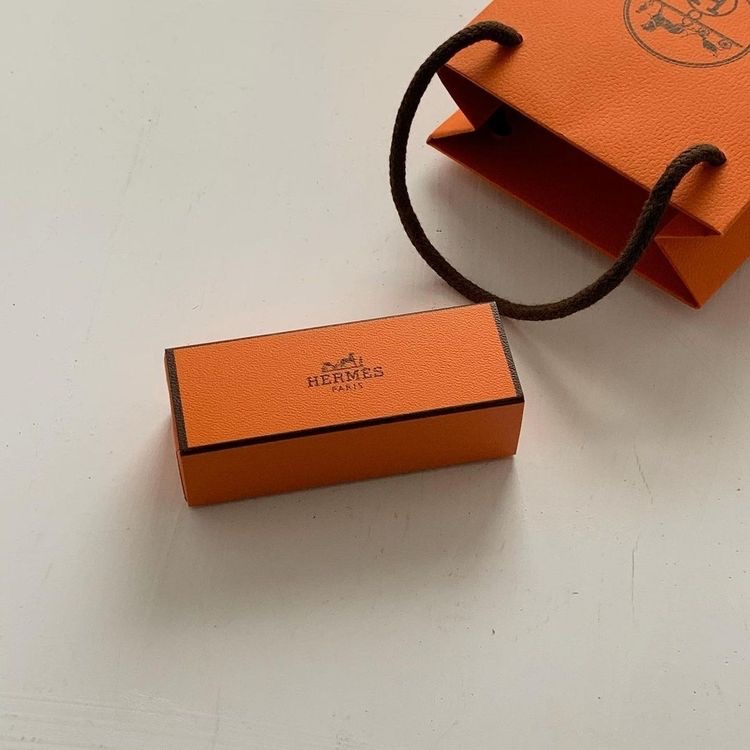 Fashion accessories same day courier London