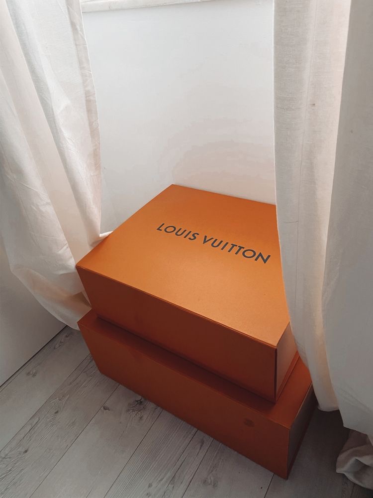 Courier delivering event decor for a concierge service.