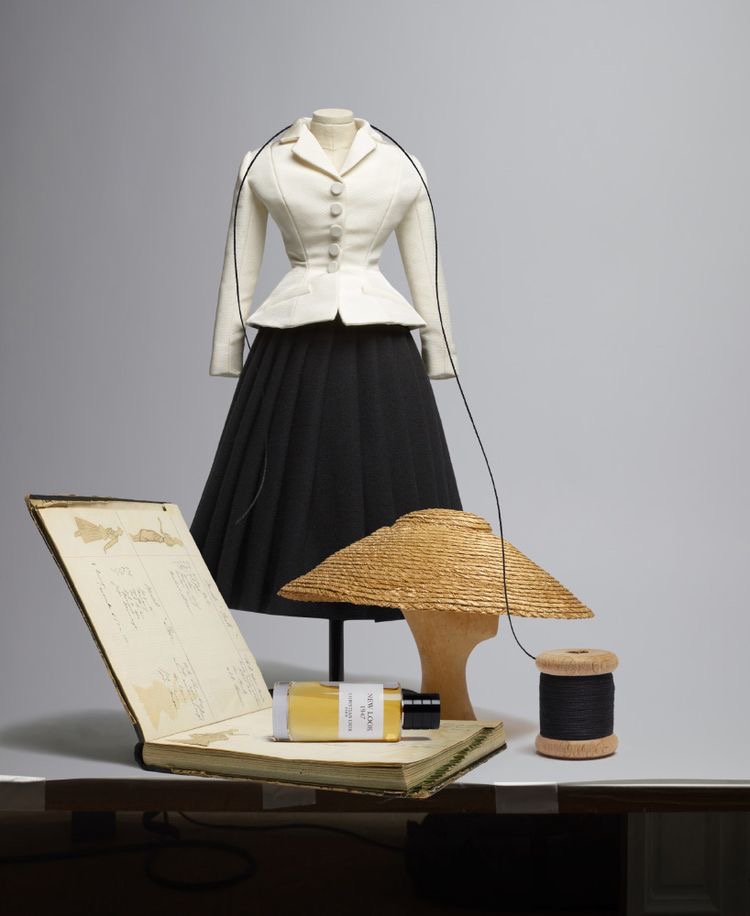 Selena Courier delivering same-day orders for an online store in London.